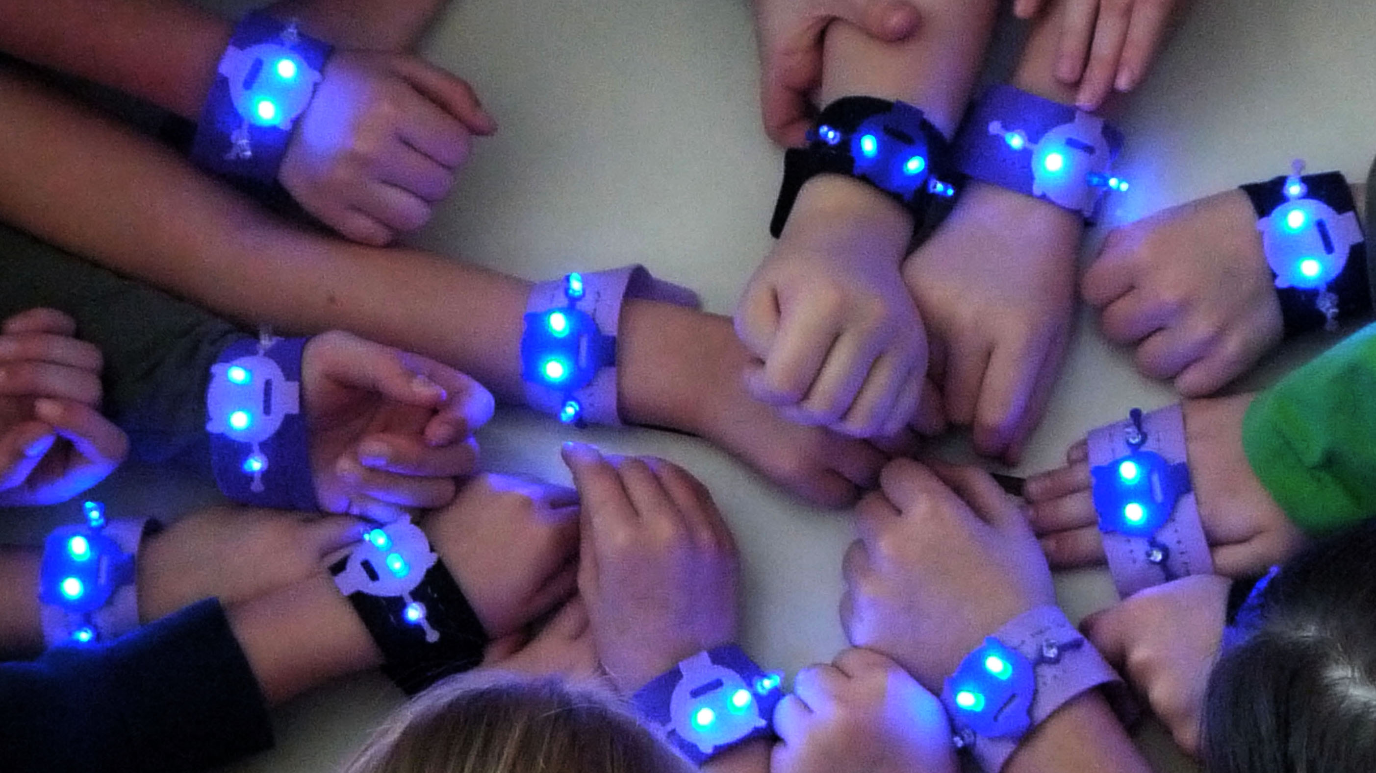 E-textile blinking Emoji (bracelet) project image