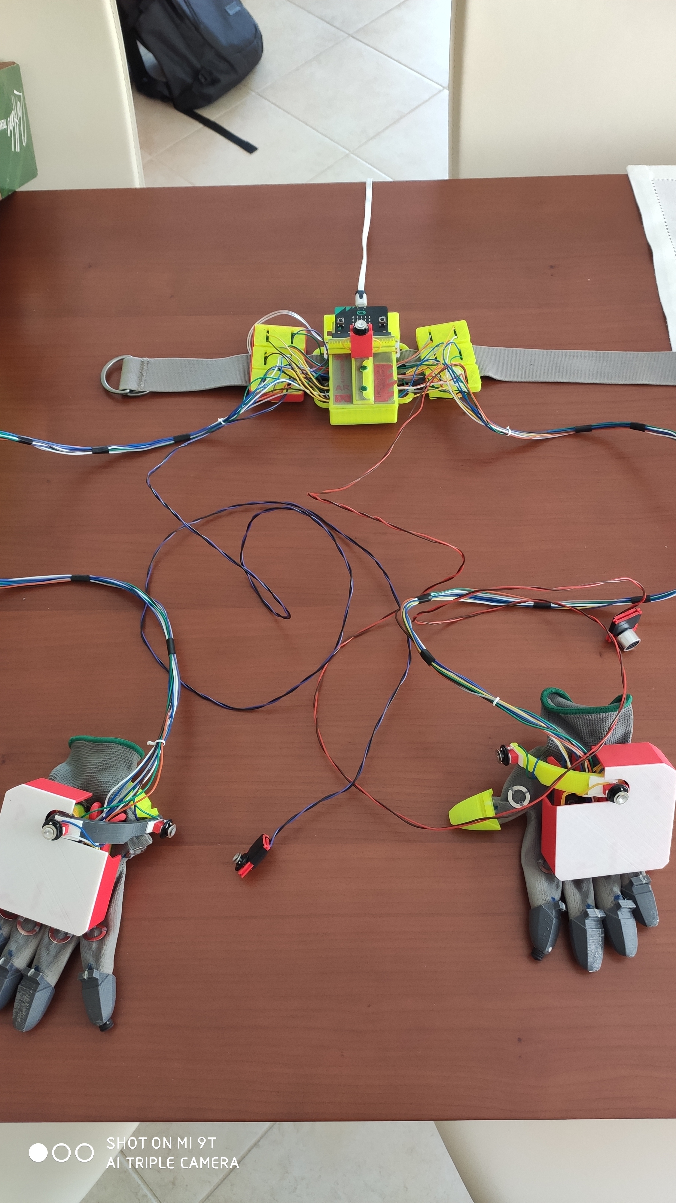 FabLab Belluno - set controller ar vr project image
