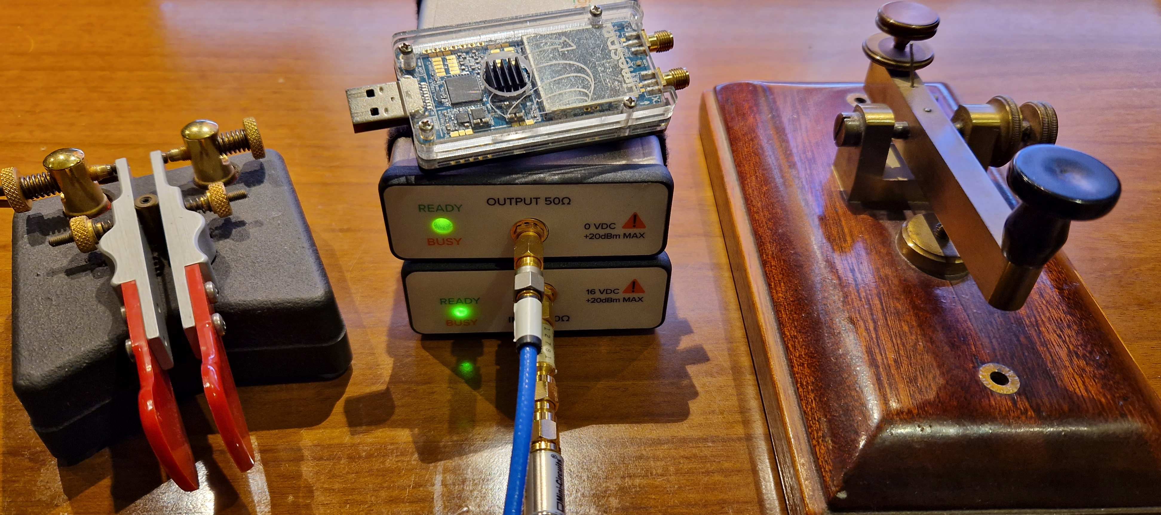 I Radioamatori dal codice morse alle tecniche digitali project image