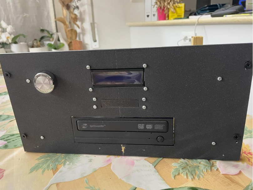PROGETTISPICCI - Lettore cd audio per stereo autocostruito project image